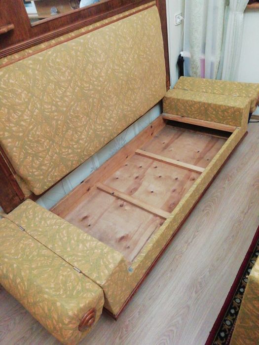 Продам Ретро діван 70х розбірний із натуральних матеріаліві