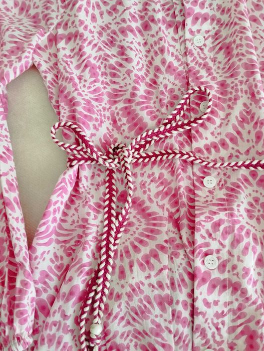 Vestido Zara. Tamanho M. Com cinto