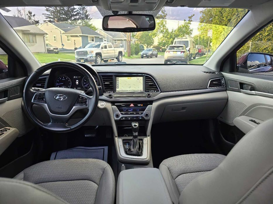 Hyundai Elantra      2017
