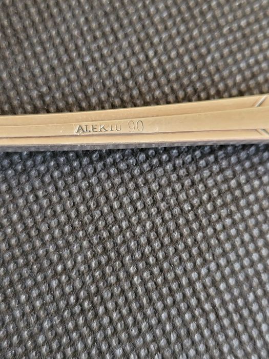 Posrebrzana ozdobna łyżka do ciasta tortu.