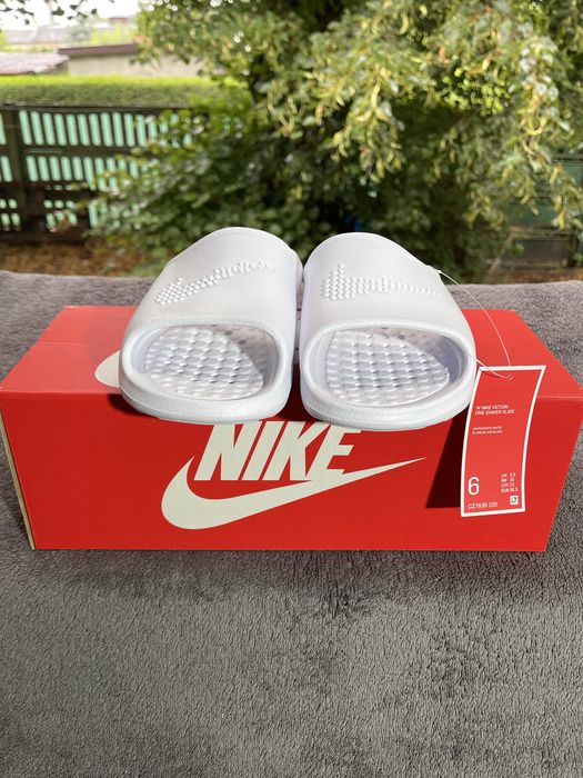 Nowe klapki Nike