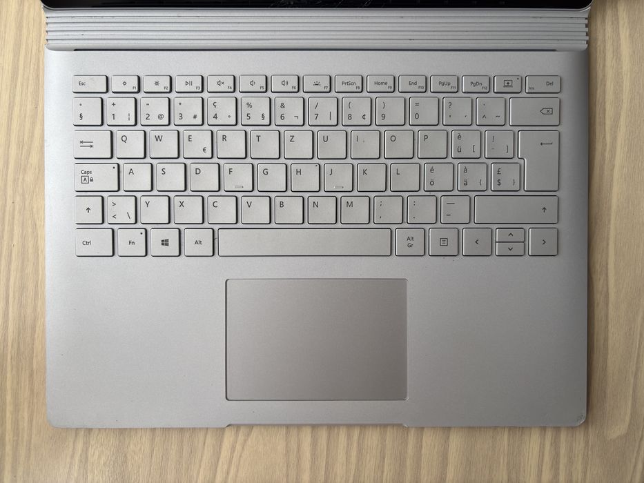 Microsoft surface book 2 geforce 1050 під ремонт