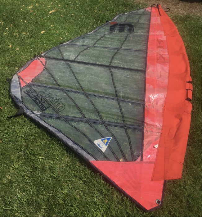Vela Mistral 5.8 com 4 cambers