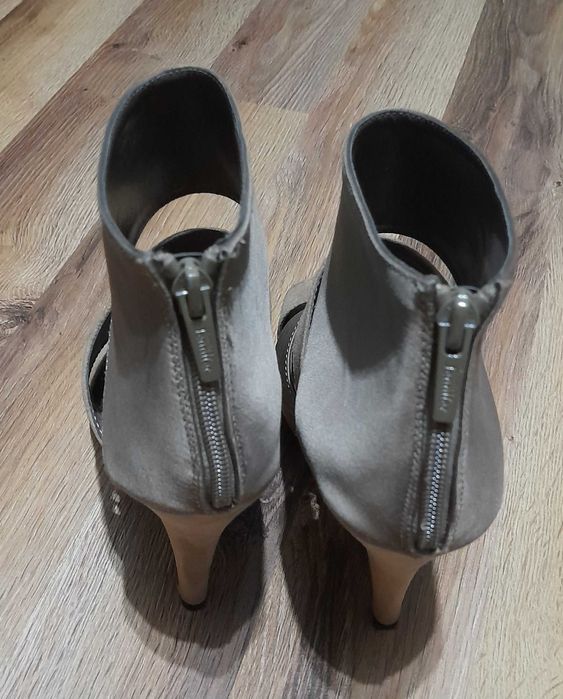 Buty na szpilce r.40 - 40 zł