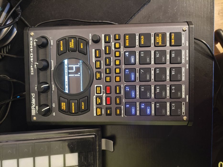 Roland sp404 mk2