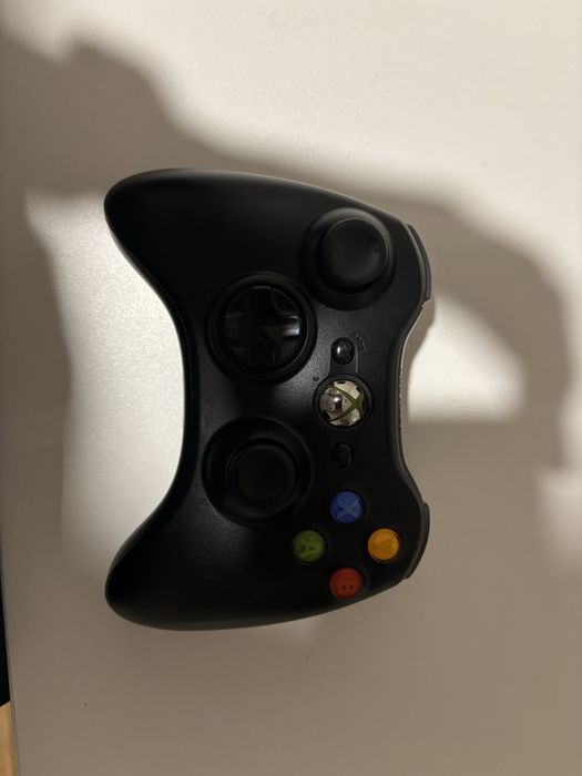 Xbox 360 + Kinect + игра (отличное состояние)