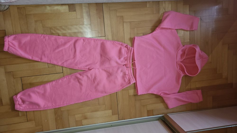 Śliczny Dres  bluza z kapturem +spodnie