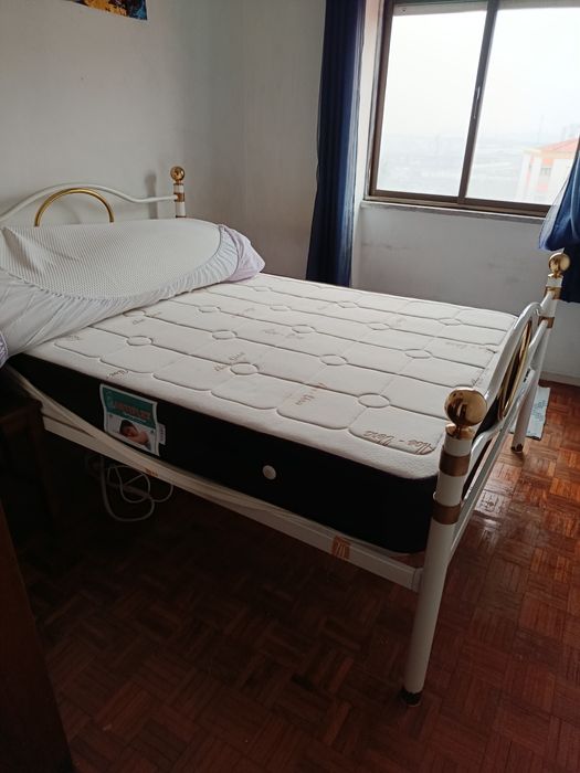 Cama com colchão
