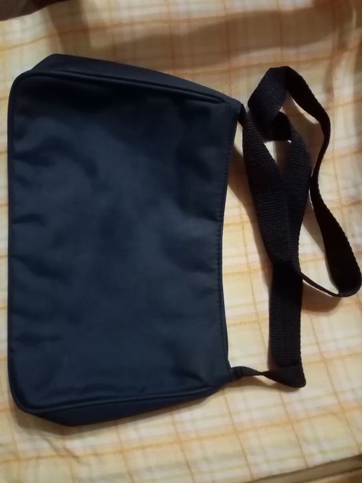 Легкая удобная сумочка