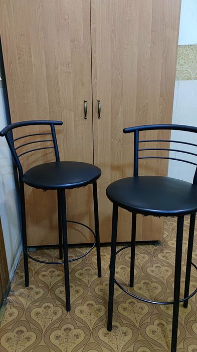 Продам барные стулья