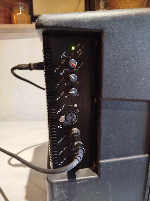 Aktywne kolumny estradowe Contact.