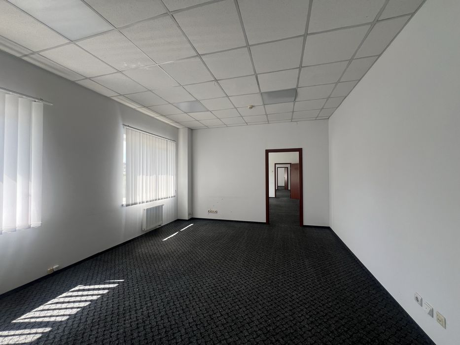 Оренда! офісні приміщення 200 м.кв ! вул.Зелена