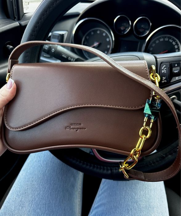 Коричнева сумочка