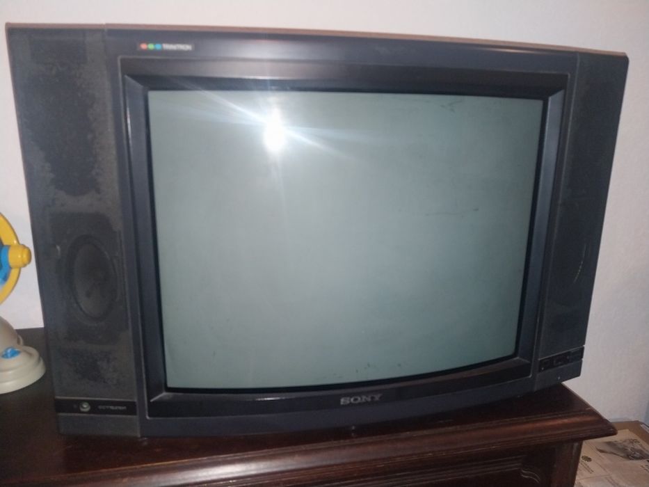 Televisao sony trinitron antiga
