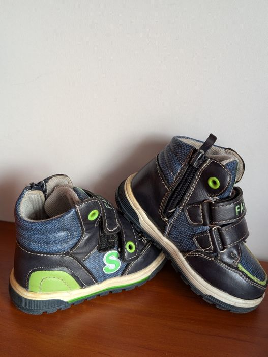 Дитячі ботинки , черевики 22 розмір