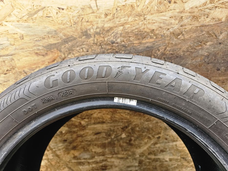 BDB Stan!!  215/50 r17 Goodyear Efficient Grip Performance. 2023rok