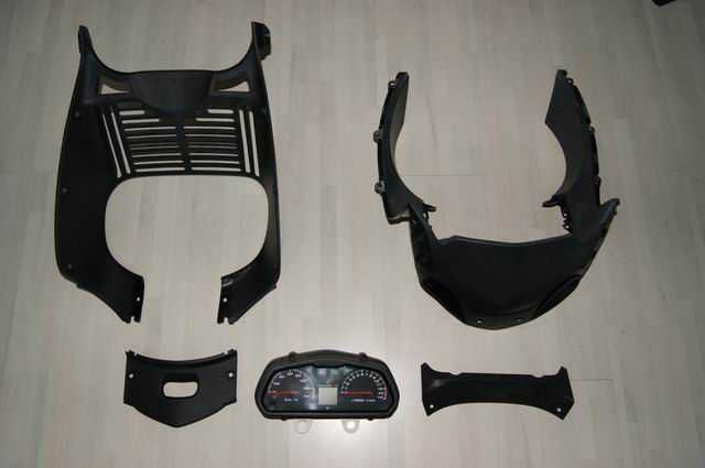 Honda Varadero 125 - Lampa przednia + inne częśći