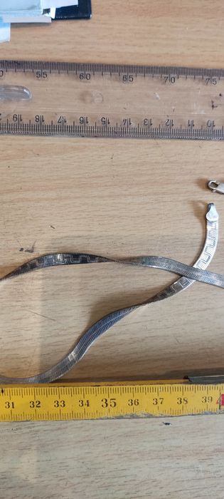 Srebrny płaski Grecki wzór