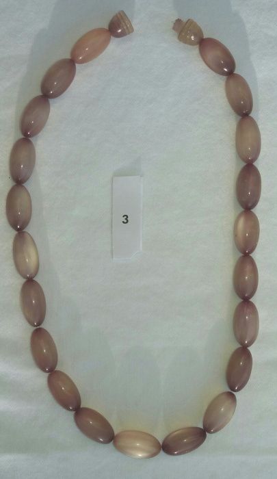 Diversos colares em bijuteria para Senhora