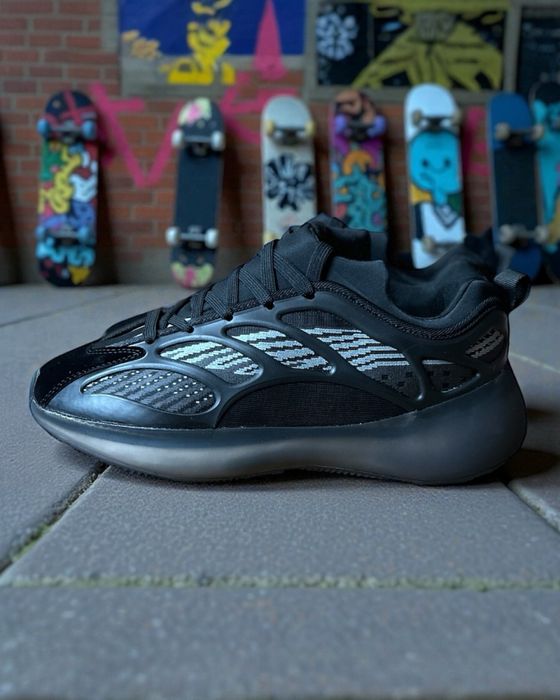 Кросівки чоловічі Stilli Yeezy 700v3 чорні 44,45р/ Кроссовки мужские черные