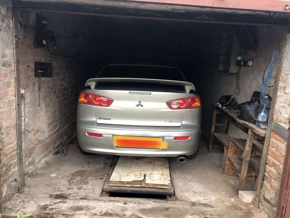 Продам/сдам капитальный гараж Космонавтов за ДТЭК, дом мод, автостилем