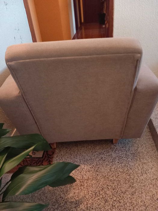 Sofa de 1 lugar cor beje
