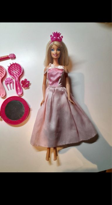 Lalka barbie z dodatkami