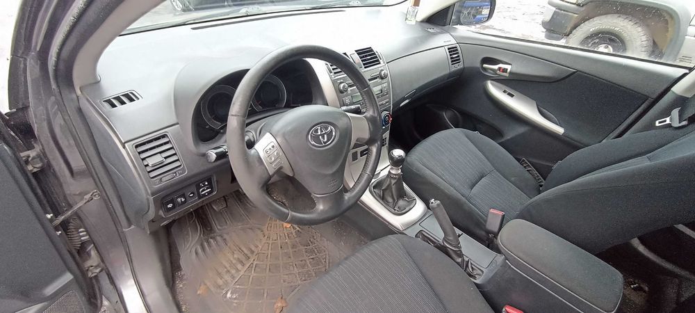 toyota corolla e15 1.6 a1zrt12u lak 1g3 samochód na części
