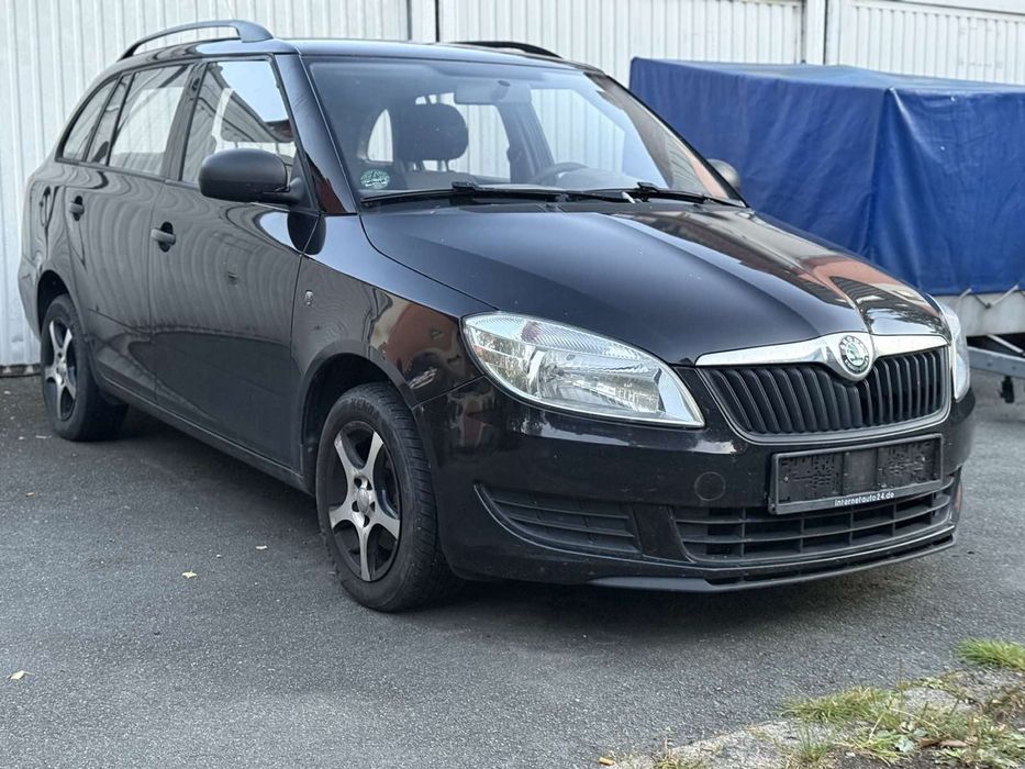 Авторозборка Skoda Fabia розборка шкода фабія запчастини двигун бампер