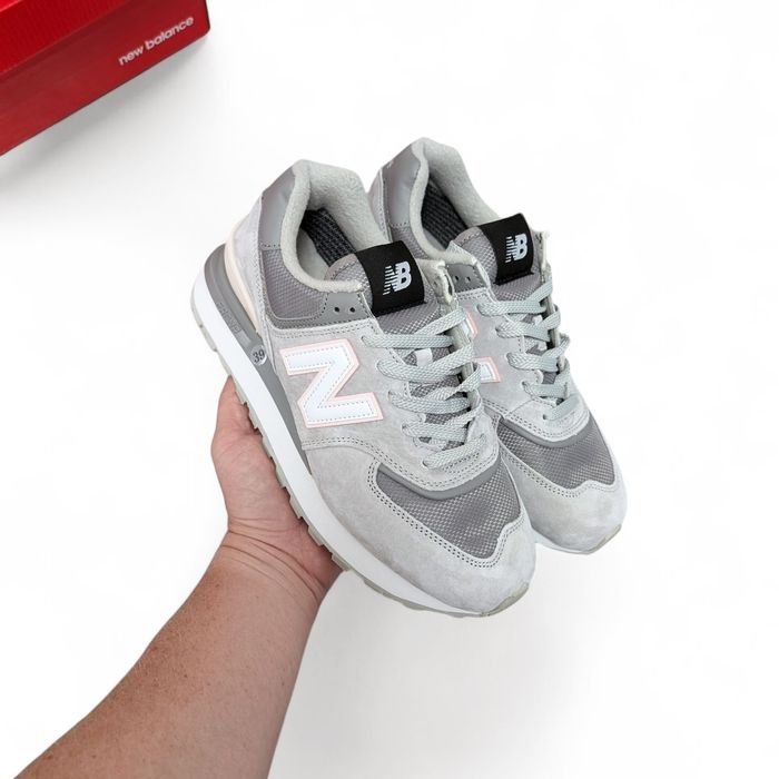 Жіночі кросівки New Balance 574 Grey/Pink — Невмируща класика