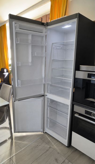 Lodówka SAMSUNG RB37J544VSA jak nowa