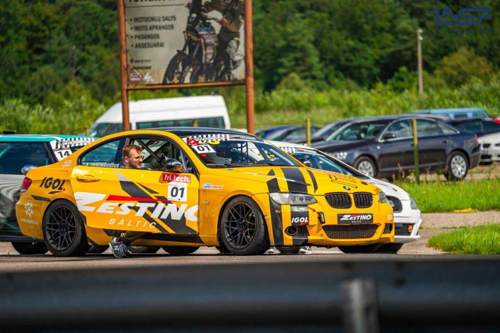 2x BMW E92 325i Cup | WSMP | KJS | Time Attack | Track Day | Nurburgring