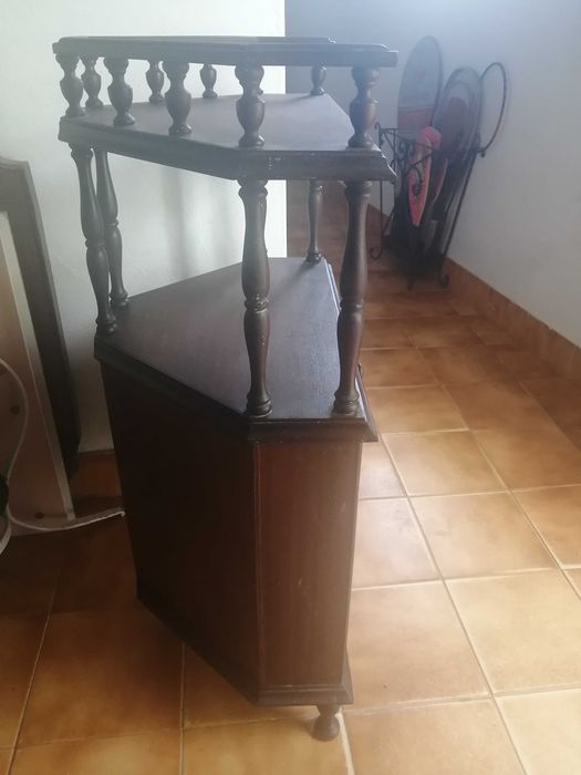 Banco alto vintage e Móvel de canto mesinha