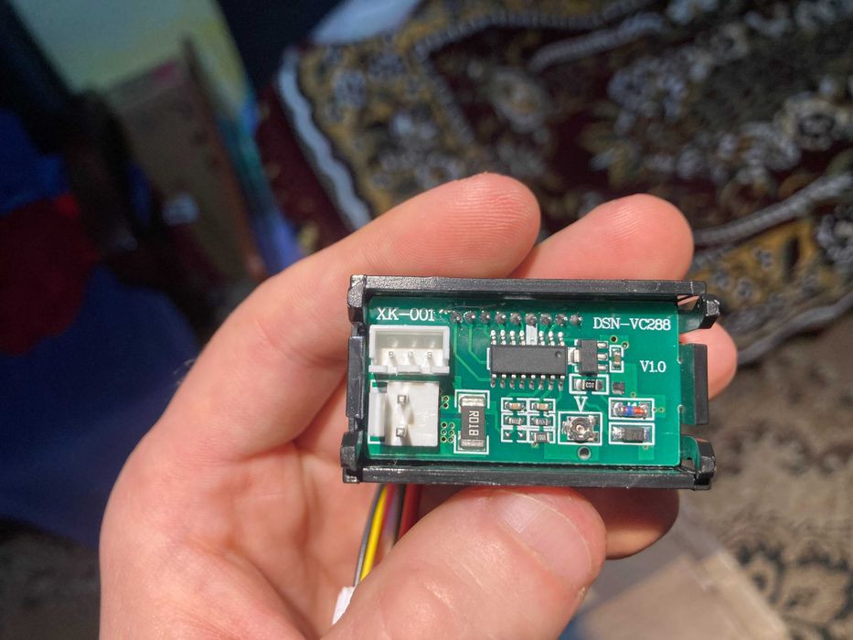 Измеритель цифровой напряжения и тока 0-100В / 10А, с двойным дисплеем