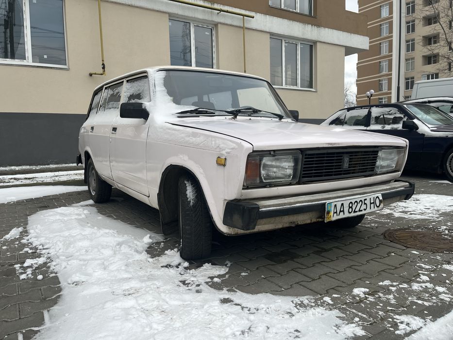 Ваз 2104 з двигуном 1.7 бензин инжектор їде дуже бодро працює тихенько коробка 5ступічаста по ходовій все чудово кузов не гнилий дно все ціленьке