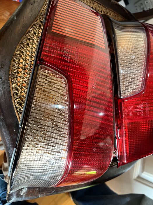 Opticas frontais e traseiras Direita e Esquerda Peugeot 106