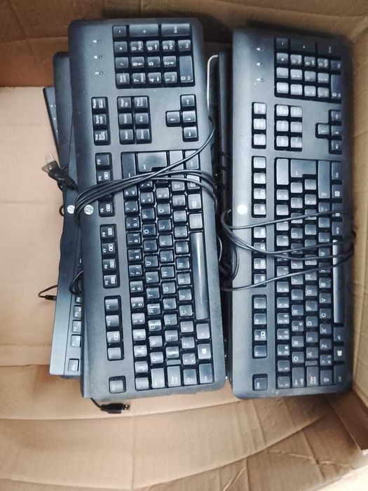 Monitores e Teclados