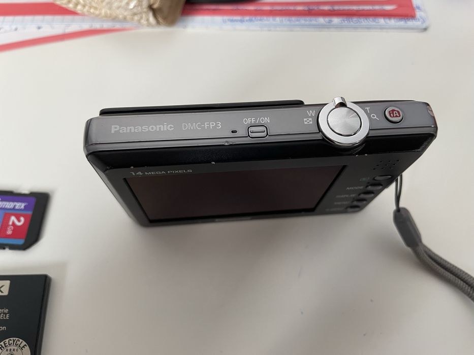 Camera Panasonic LUMIX DMC-FP3