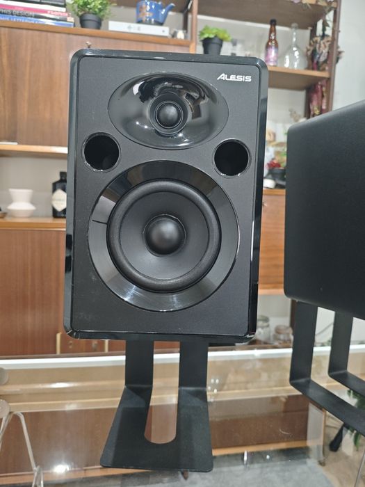 Colunas Monitores de Estúdio Alesis Elevate 5MkII