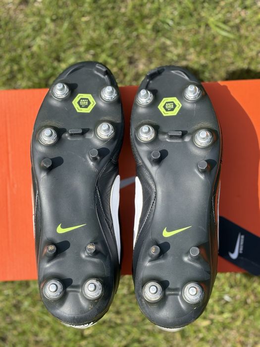 Nike Premier III sg-pro ac wkręty