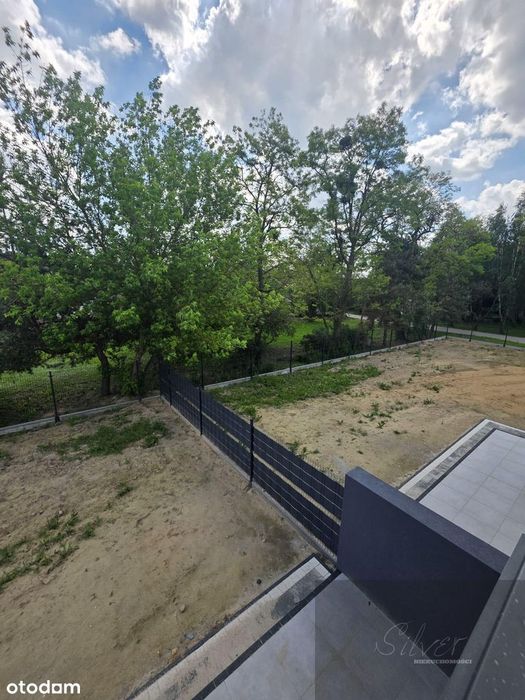 Połowa bliźniaka z działką 750 m² | 5 pokoi | Garaż | Spokojna okolica - Widok 4