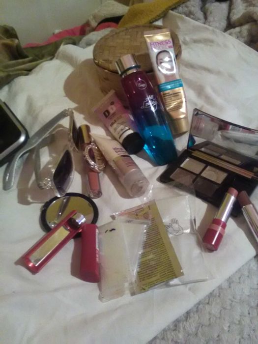 Kosmetyki, okulay przeciwsłoneczne,cienie etc..