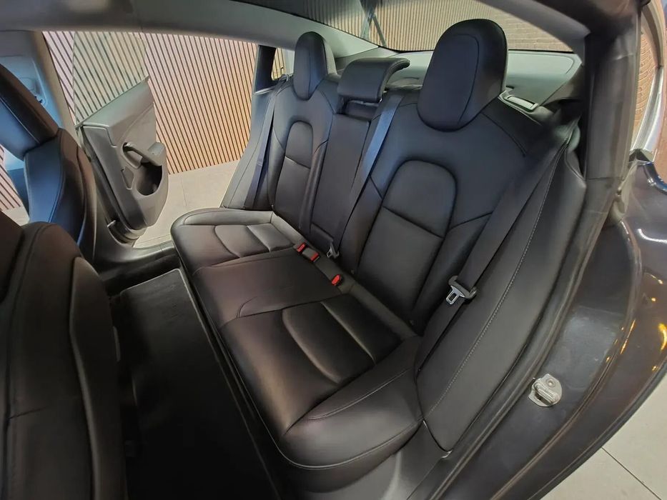 Tesla Model 3 Standard Range Plus RWD foto 2
