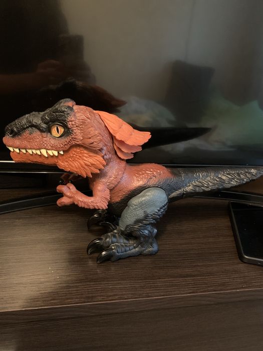 Динозавр Jurassic world