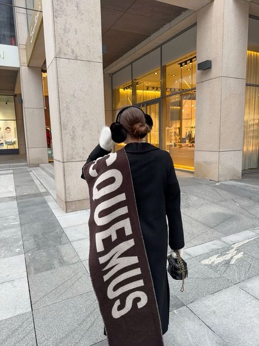 Трендовий шарф Jacquemus коричневий