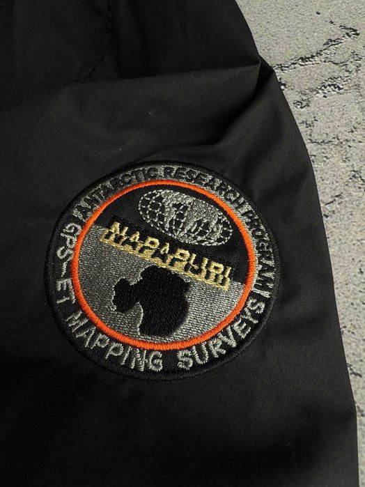 Шикарна чоловіча вітровка NAPAPIJRI