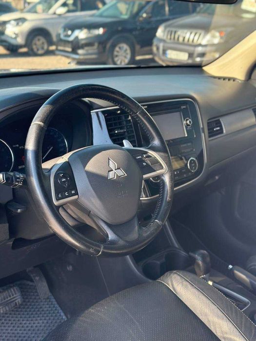 Mitsubishi Outlander 2012 2.4 газ/бензин, обмін [Перший внесок від 20%]