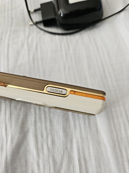 Nokia 7380 szminka