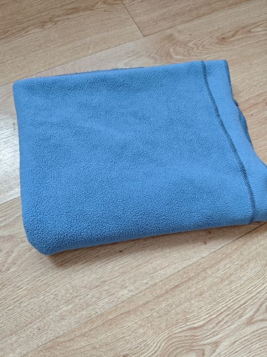 zestaw trzech koców