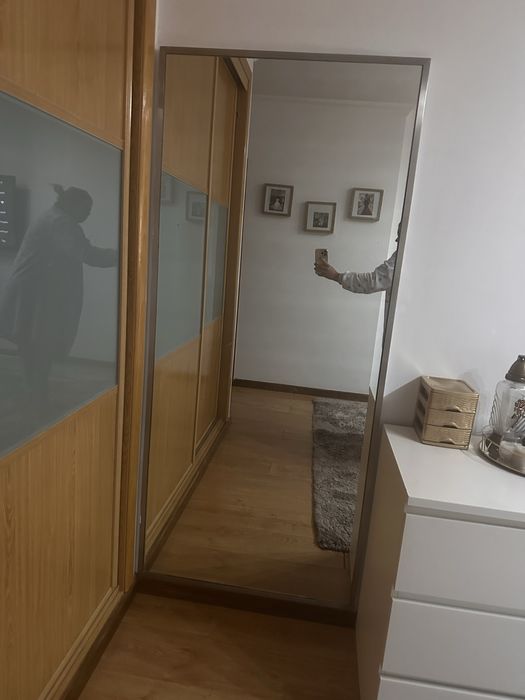 Espelho com moldura em prata